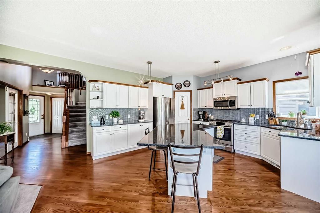 Listing Image 11