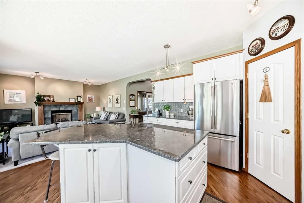 Listing Image 12