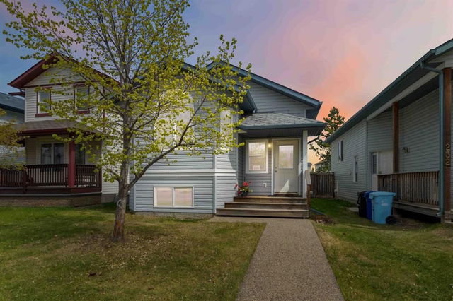 228 Paris Crescent