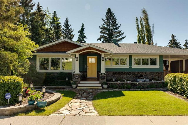 2 Thornlee Crescent