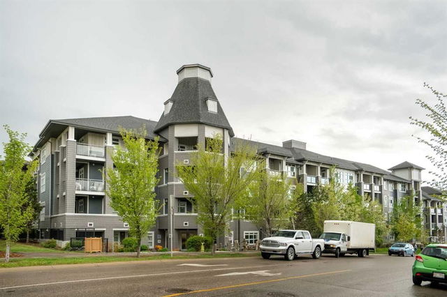 424 - 25 Auburn Meadows Avenue