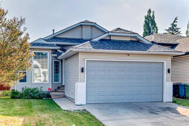 96 Douglas Ridge Close SE, Calgary, Alberta
