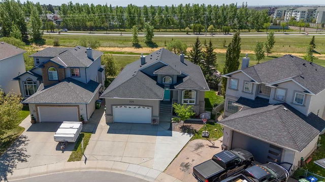 220 Stonegate Place NW