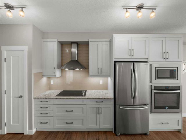 302 - 10 Walgrove Walk