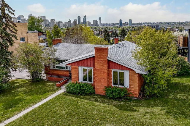 1927 Briar Crescent