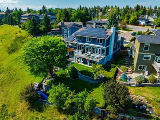 19 Strathcona Bay SW