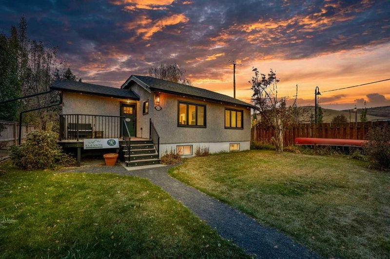 313 Ross Avenue, Cochrane, T4C1C9 | Image 3