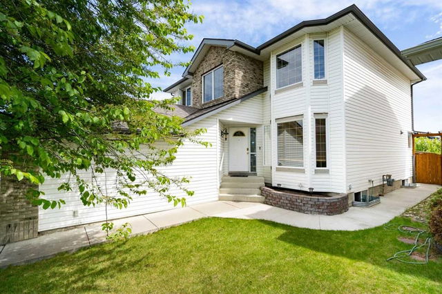 175 Panorama Hills Close