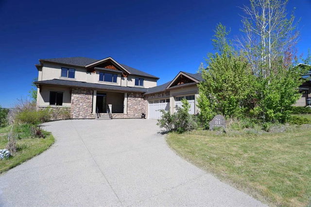 81 Crestridge View