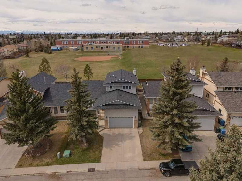 23 Edgepark Way NW, Calgary, Alberta