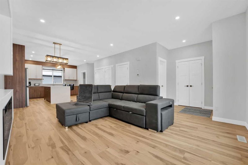 216 99 Avenue SE, Calgary, Alberta