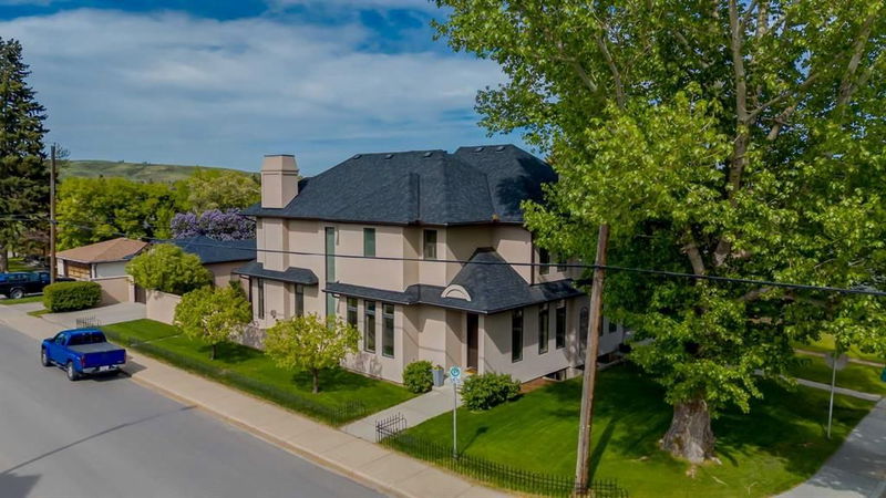 2702 23 Street NW, Calgary, Alberta