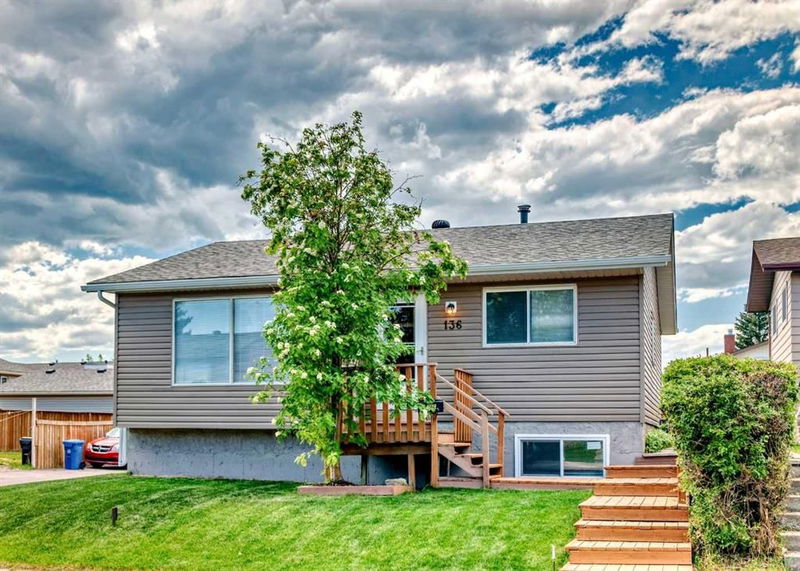 136 Castledale Crescent NE, Calgary, Alberta