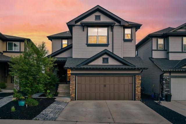 2138 Hillcrest Green
