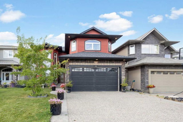 415 Fireweed Crescent