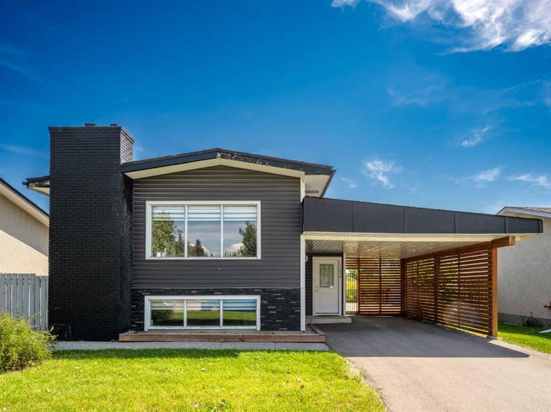 11036 7 Street SW, Calgary, Alberta