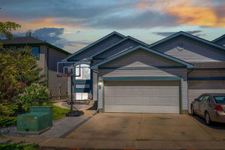 71 Canoe Close