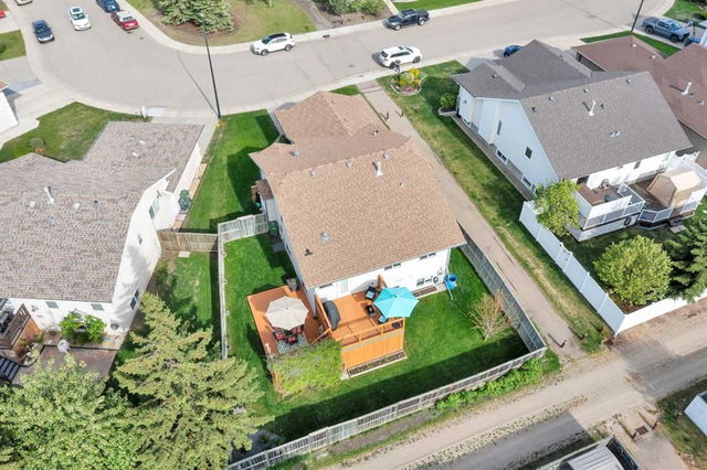 24 Ahlstrom Close
