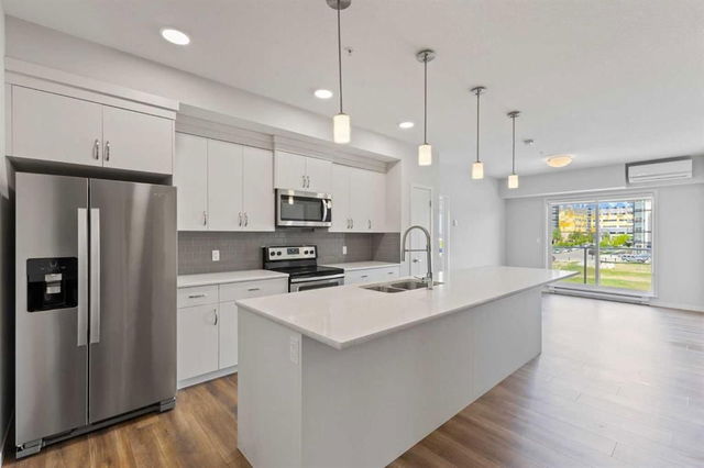 310 - 20 Seton Park