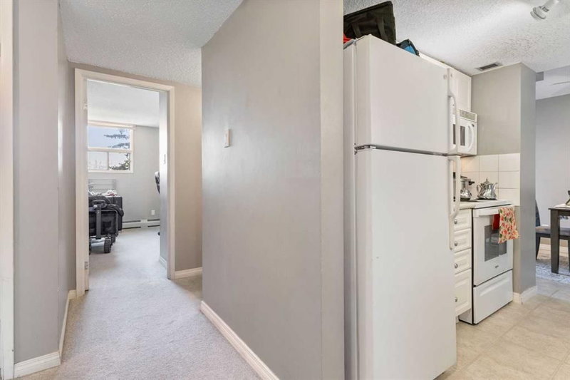 303, 30 Mchugh Court NE, Mayland Heights — interior photo