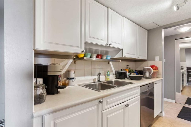 303, 30 Mchugh Court NE, Mayland Heights — interior photo 6