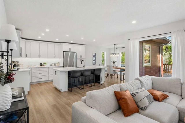123 Riverview Circle