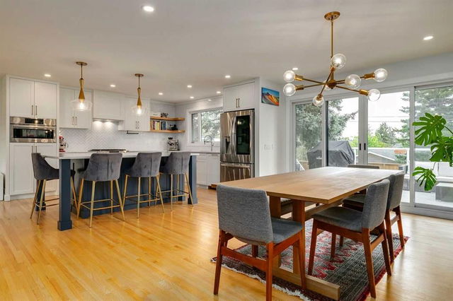 5832 Lodge Crescent