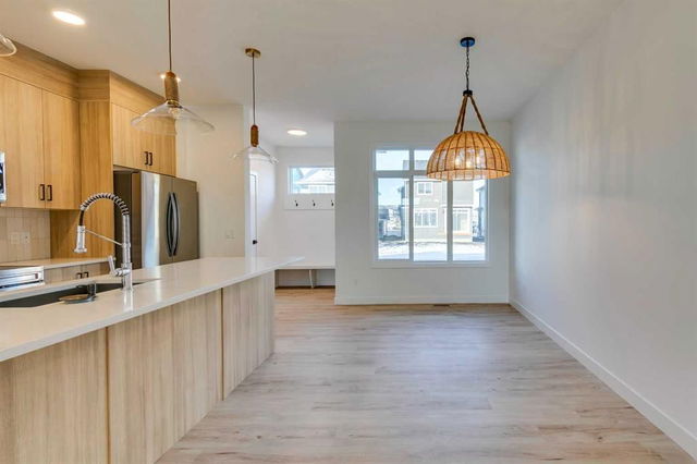 213 Cobblestone Gate
