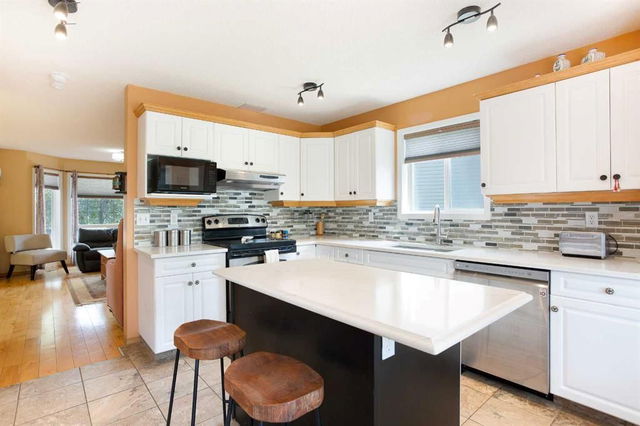 140 Covewood Green