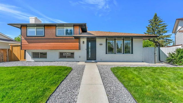 216 Pinetree Place