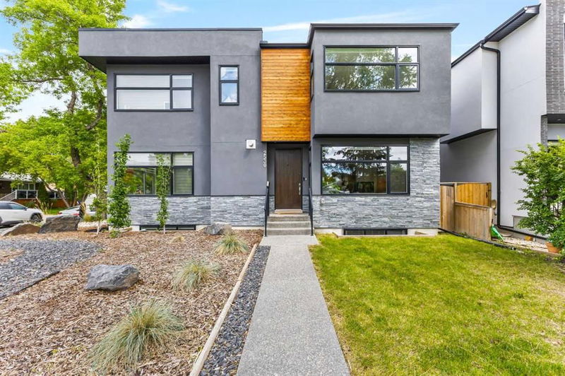 2530 17 Street NW, Calgary, Alberta