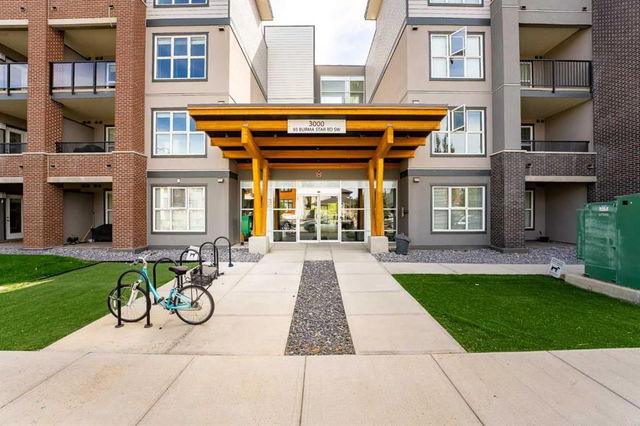 3302 - 95 Burma Star Road