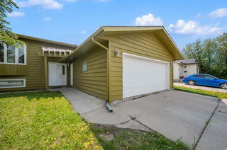 99 Castleglen Crescent