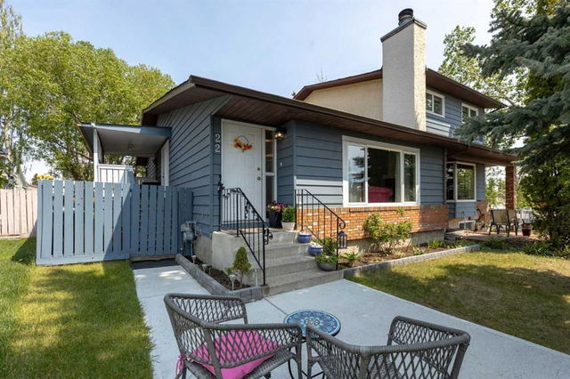 22 Woodmont Way