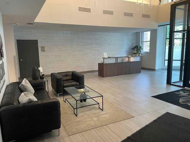 207 - 303 13 Avenue SW