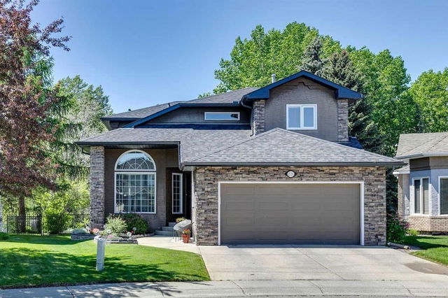2131 Douglasbank Crescent