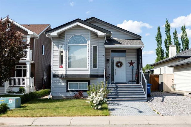 112 Woodside Circle
