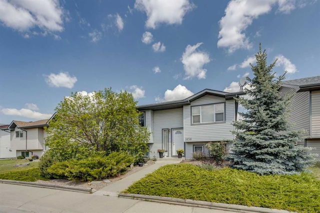 1656 Strathcona Gate