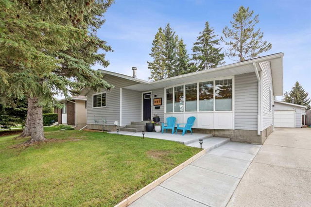307 Cedarille Crescent