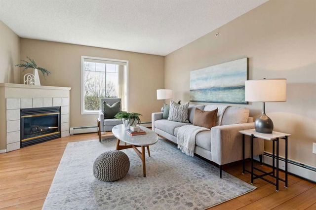 1313 - 17 Country Village Bay