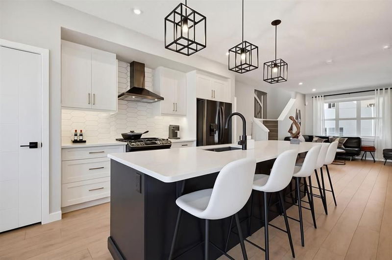 228 Creekstone Square SW, Calgary, Alberta