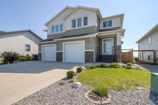 3807 Sundance Close