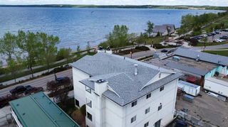4 - 4415 Lakeshore Drive