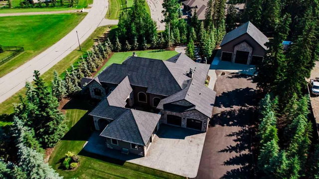 8018 Tamarack Close