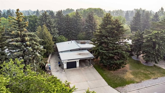 321 Laval Boulevard