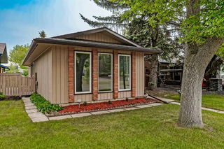 83 Midbend Crescent SE