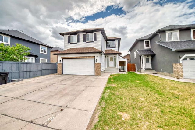 186 Saddleland Crescent