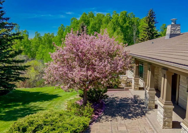 52 Wolfwillow Lane