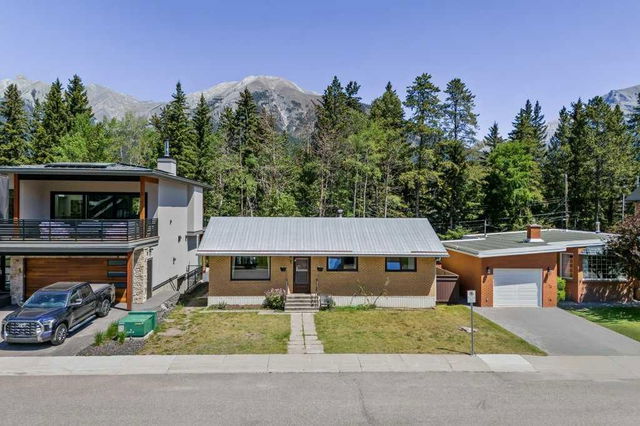 4 Mount Rundle Place