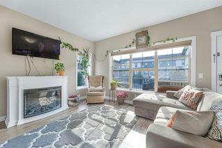 906 - 32 Horseshoe Crescent